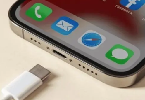 浪卡子苹果15维修分享iPhone15改USB-C接口后能和安卓用户互借充电器吗 